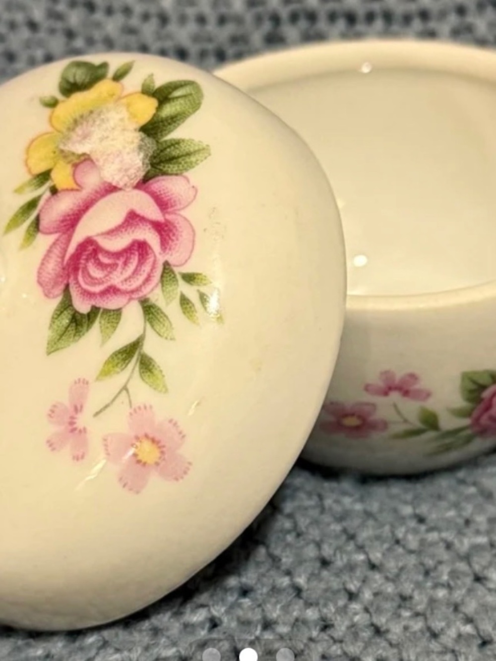 Ceramic flower apple trinket box